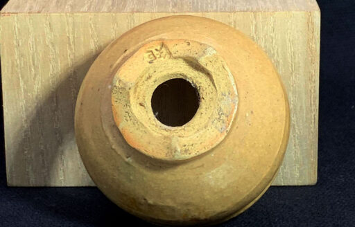 Zeko nakamura chậu tròn vàng trơn (sưu tầm)- Size : W 5.5cm x H 3.2cm