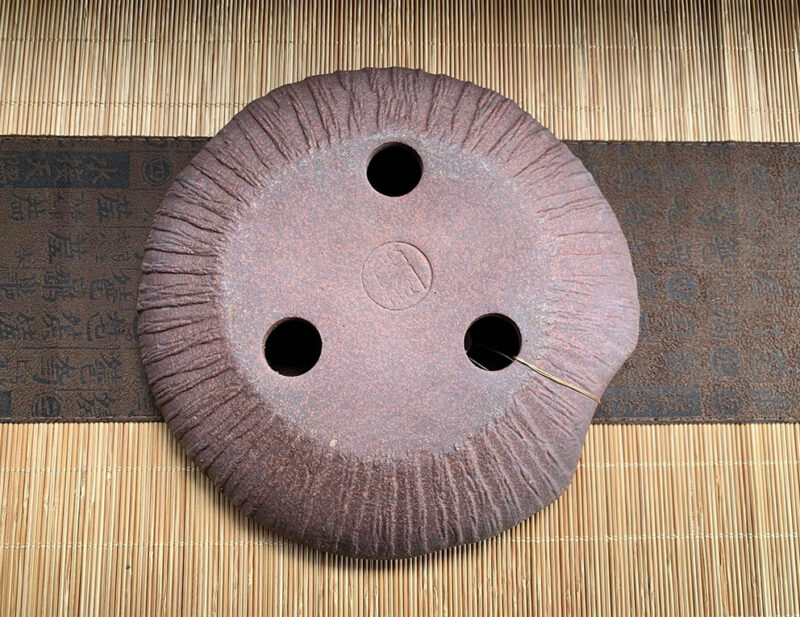 Dĩa cạn tròn méo cạnh phong cách Nanban - Size W 16.5cm x H 2.7cm